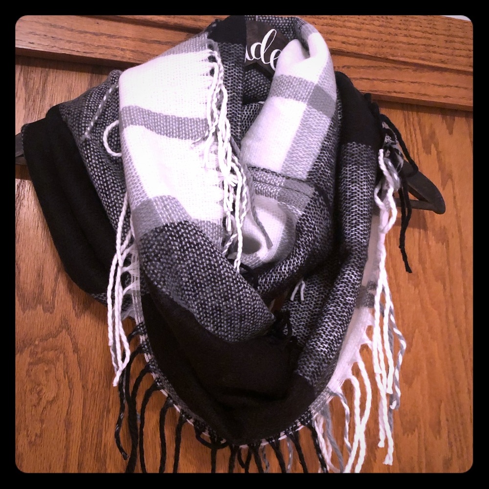 Infinity scarf